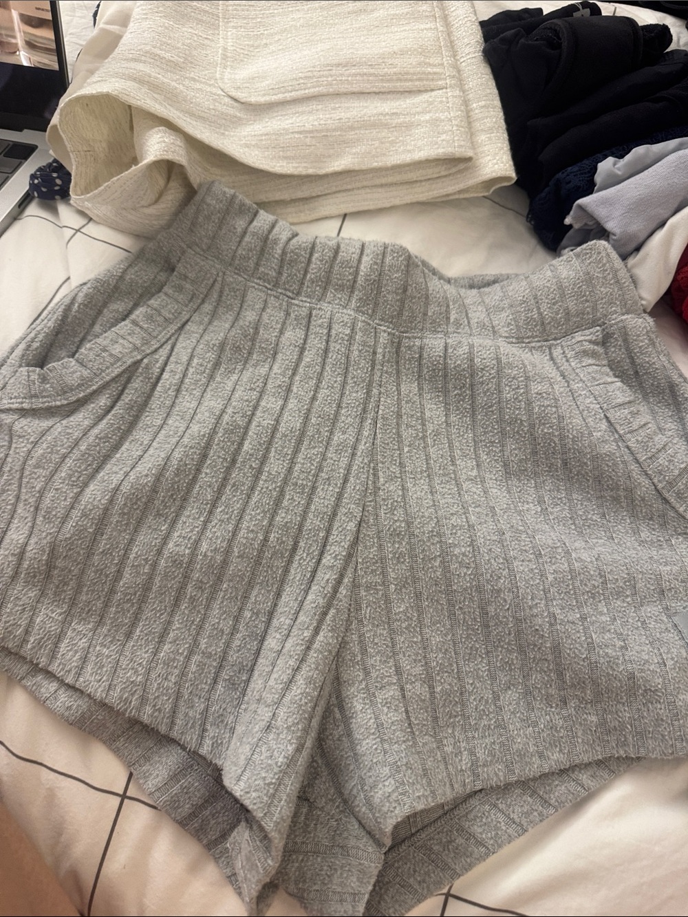 ALO Yoga Ribbed Knit Athletic Shorts - Light Gray